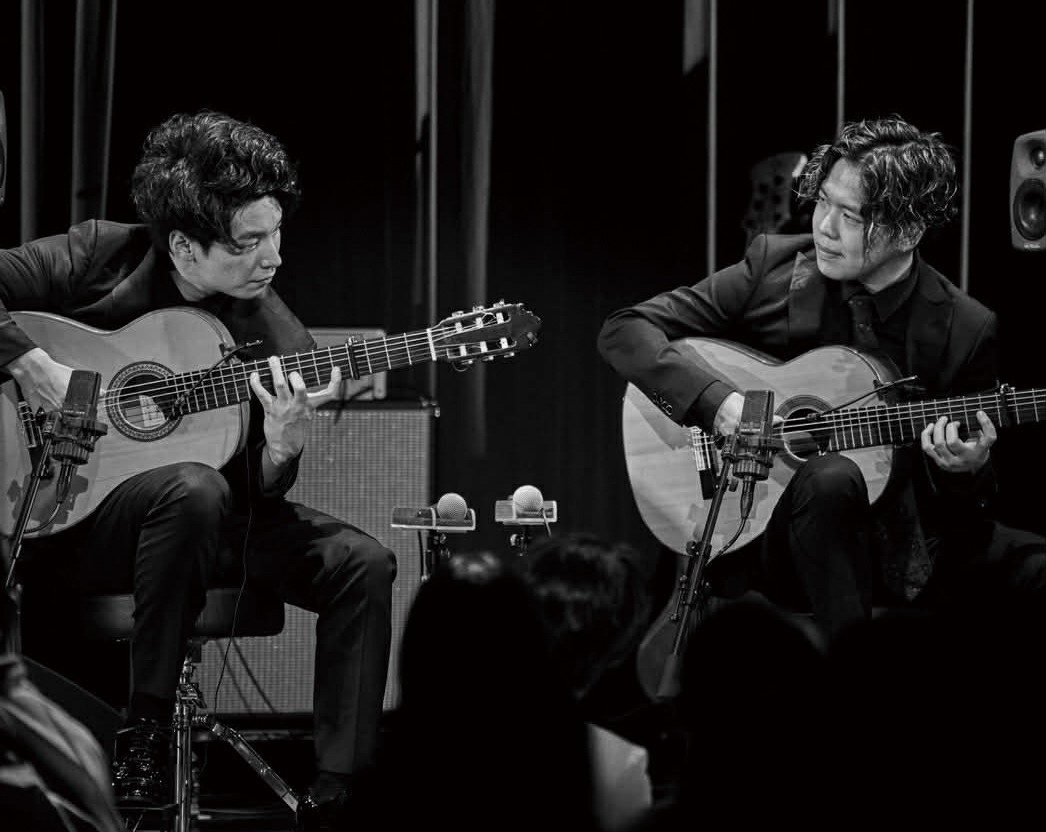 徳永兄弟によるフラメンコギターの演奏 ⓒ飯田利教