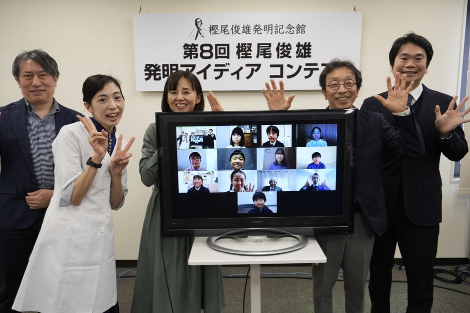 左より「樫尾 隆司」氏、「すずき まどか」氏、「櫻田彩子」氏、「伊部 菊雄」氏、「塚本萌太」氏