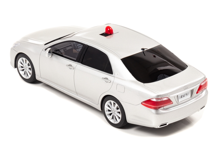 1/18 クラウン 2011 交通覆面:左後