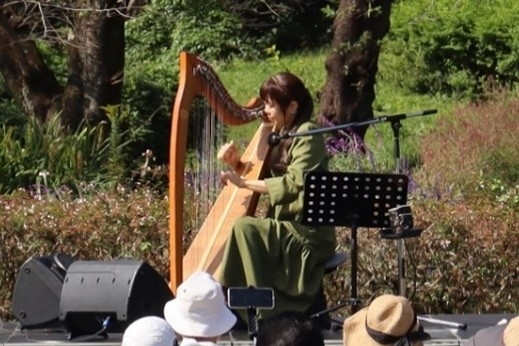 ばらコンサートの様子（令和６年秋撮影）