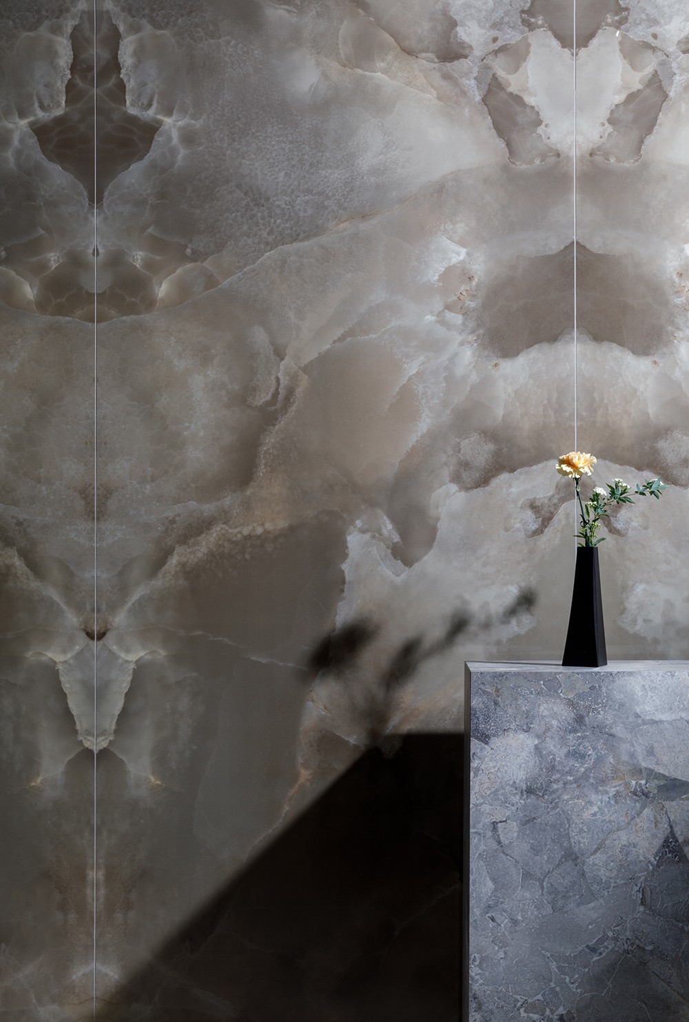 背面壁:オニーチェルーチェ(ブックマッチ) ORG-6MM2712-2160P A/B(t=6mm)