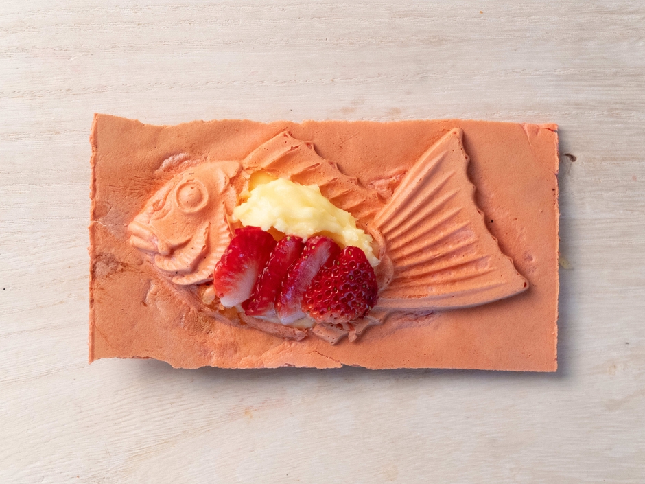 キンメたい焼き〈クリーム／いちご〉