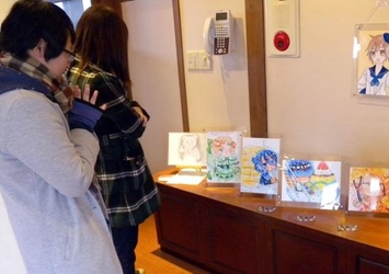 学生の作品を展示「美術・書道部展示会」　近畿大学九州短期大学～さかえ屋本店　風の音ギャラリーにて～