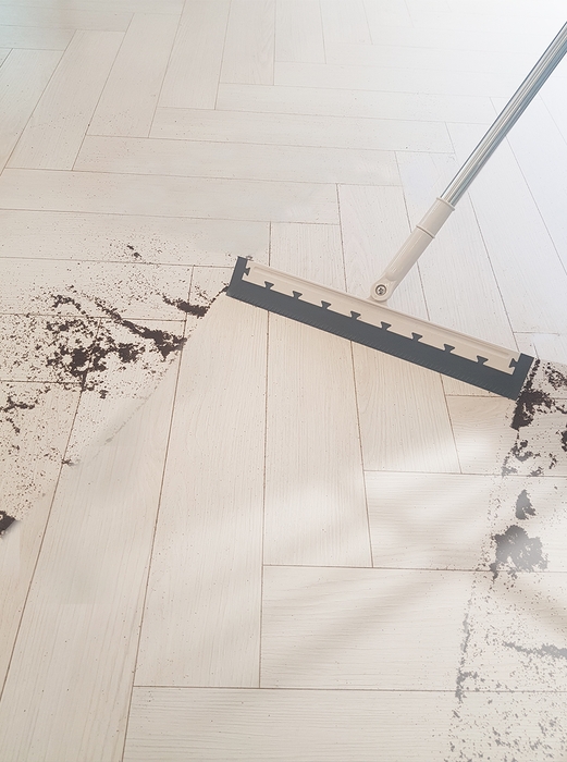 髪の毛から液体ならコレ!さらに便利な3段分離3WAY多機能「マムズほうき」