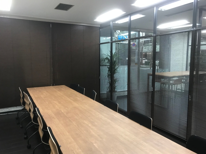 ※貸会議室イメージ 写真は本町店です