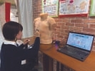 体験型アトラクションでの来場者の様子