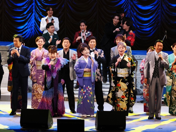 撮影：ヒダキトモコ