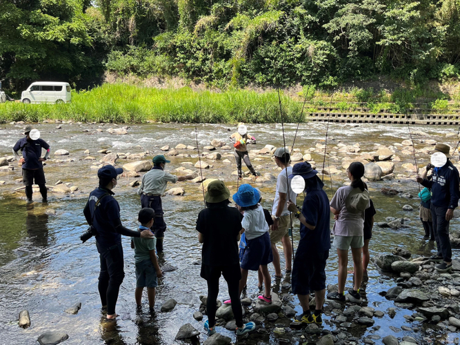 まずは公園職員がお手本を見せます