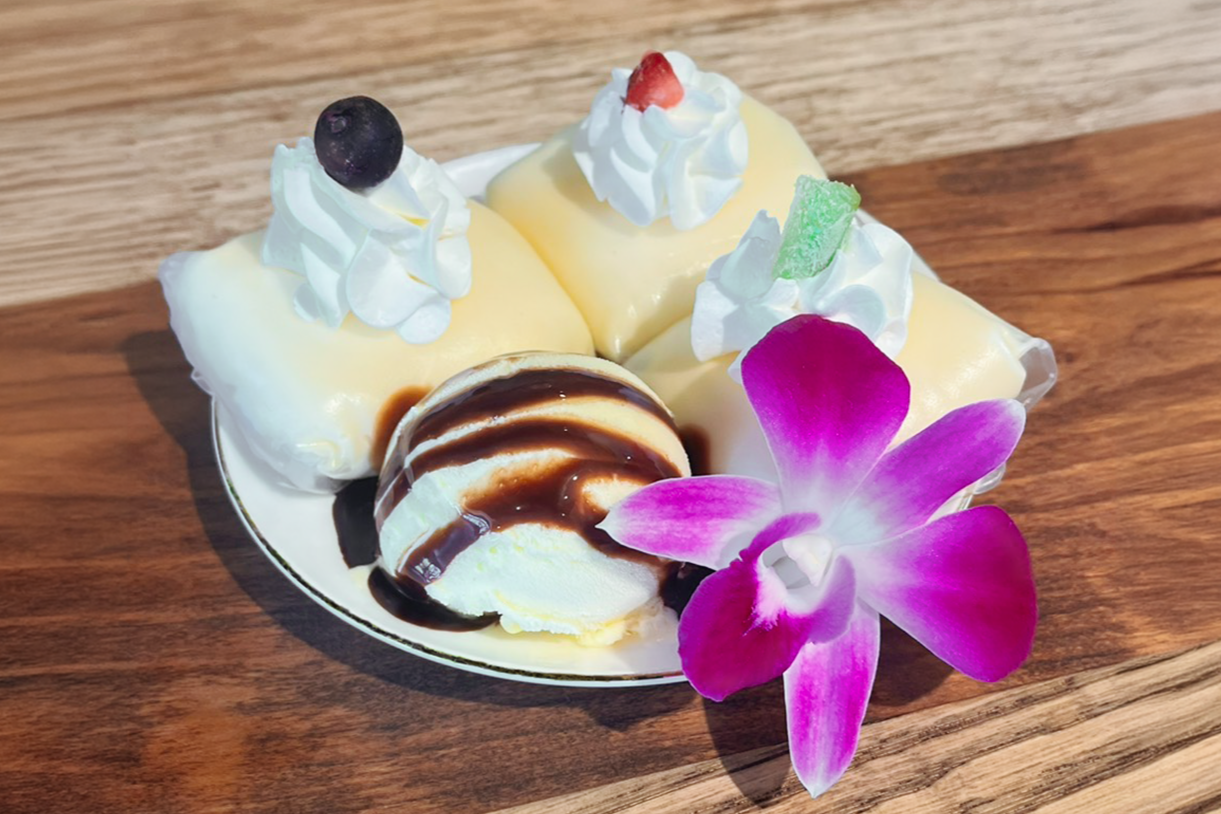 何ここ!?　淡路IC近くテーマパークみたいなカフェレストラン
夏のしっとりバナナにフルーツ餅、ひんやりアイスを無料で添えて
愛犬連れには新「わんちゃんプレート」も、+Lei Kitchenより