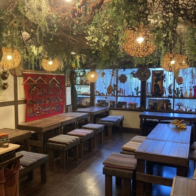 植物に癒される全天候型ビアガーデン空間!