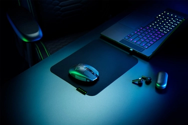 Razer、超軽量高速ゲーミングワイヤレスマウス Orochi V2の 国内発売を5月28日に決定！ 多目的にご利用いただけるすべり止めテープUniversal Grip Tape、 バランスのとれたマウスパッドSphex V3と ストリーミングや電話会議の際にご利用いただけるRing Lightも 同日発売