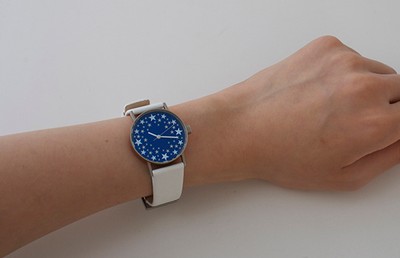 sapporo star watch 札幌駅 星の大時計(革バンド 白) 着用イメージ