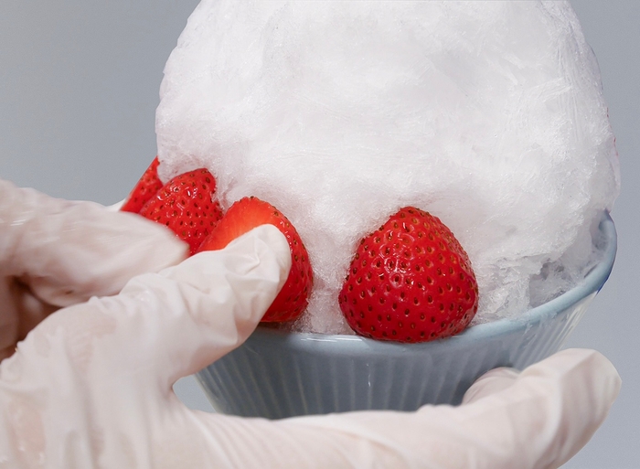 1杯にフレッシュいちごを5〜7粒使用