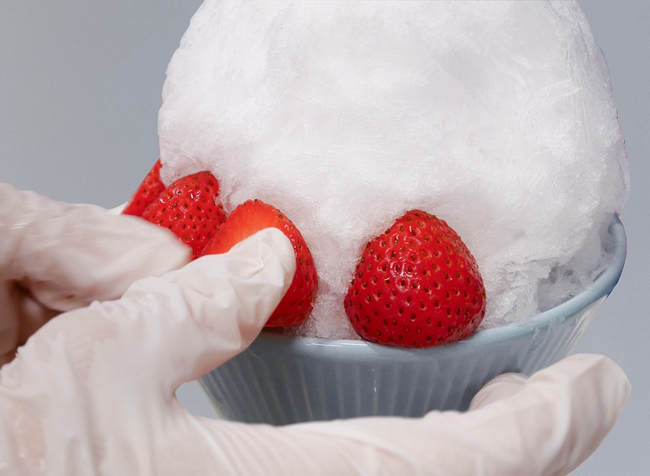 1杯にフレッシュいちごを5〜7粒使用