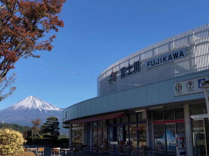 富士川サービスエリア下り線全景