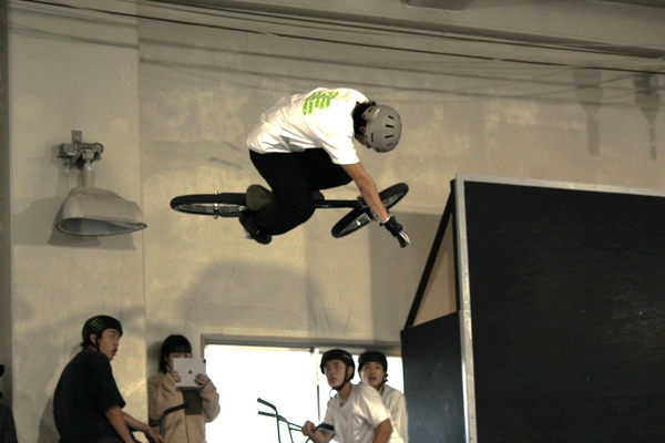 理大附属の選手たちの華麗なライディングを７カット紹介します