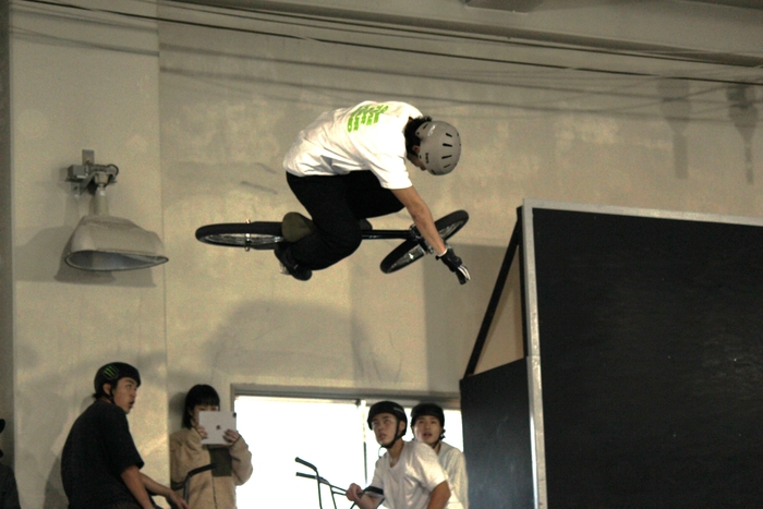 理大附属の選手たちの華麗なライディングを7カット紹介します