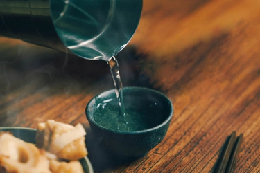 燗酒のススメ：もうすぐ大寒(1月20日)　 浦霞醸造元が「木桶仕込み 生酛(きもと)純米酒 浦霞 No.12」を 冬の燗酒として提案