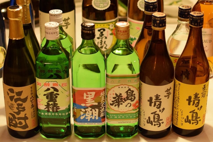 八丈島観光協会WEBサイトより/島酒たち ※画像はイメージで、実際に饗されるものと異なる場合がございます
