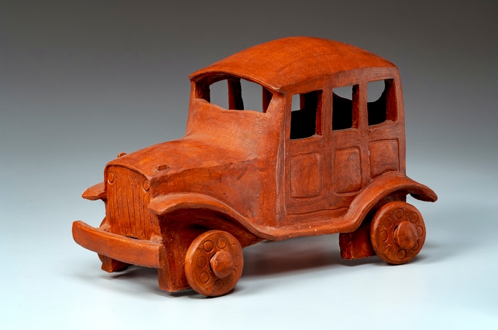 Photo.10 自動車(2005年) ララ・パンディット