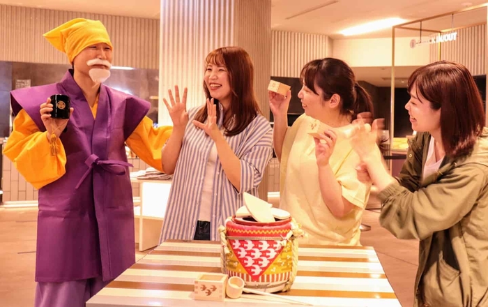 徳川光圀に扮するBEBスタッフ