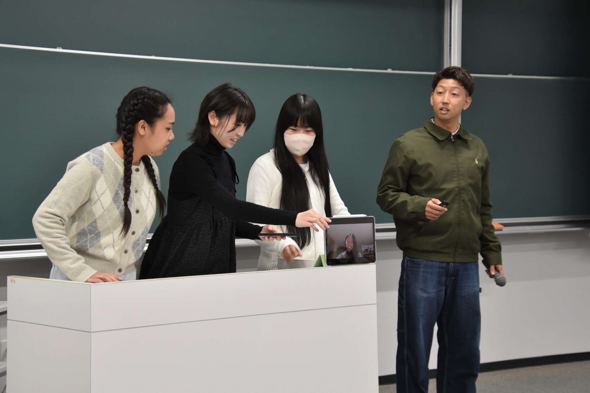 オンラインで発表も