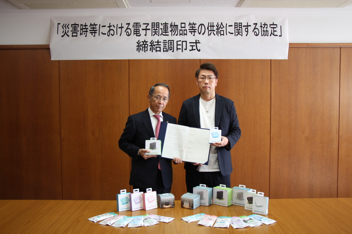 ▲（左から）海老名市長　内野　優 様、 株式会社MOTTERU　代表取締役社長　櫻田　良太