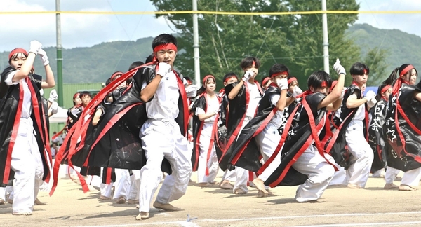 令和4年（2022年）の応援合戦の様子