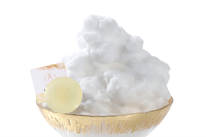 コラーゲン10%の泡の力でエイジングケア さらにかがやく持続する小顔に