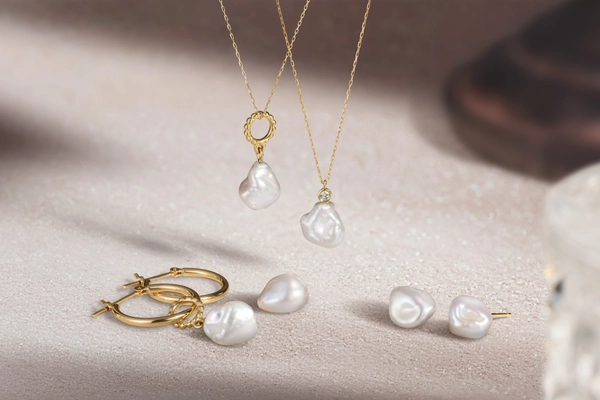 ＜ケイウノ＞冬の新作　肌になじむ“ダイヤモンドネックレス”＆ 自然美をまとう“バロックパールジュエリー”3種類