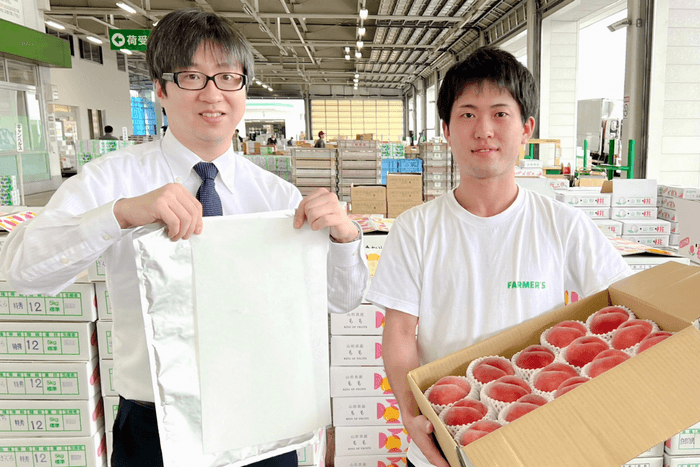 山形大学 東原 知哉教授(左)と株式会社FARMER'S 代表取締役 中川 史明(右)