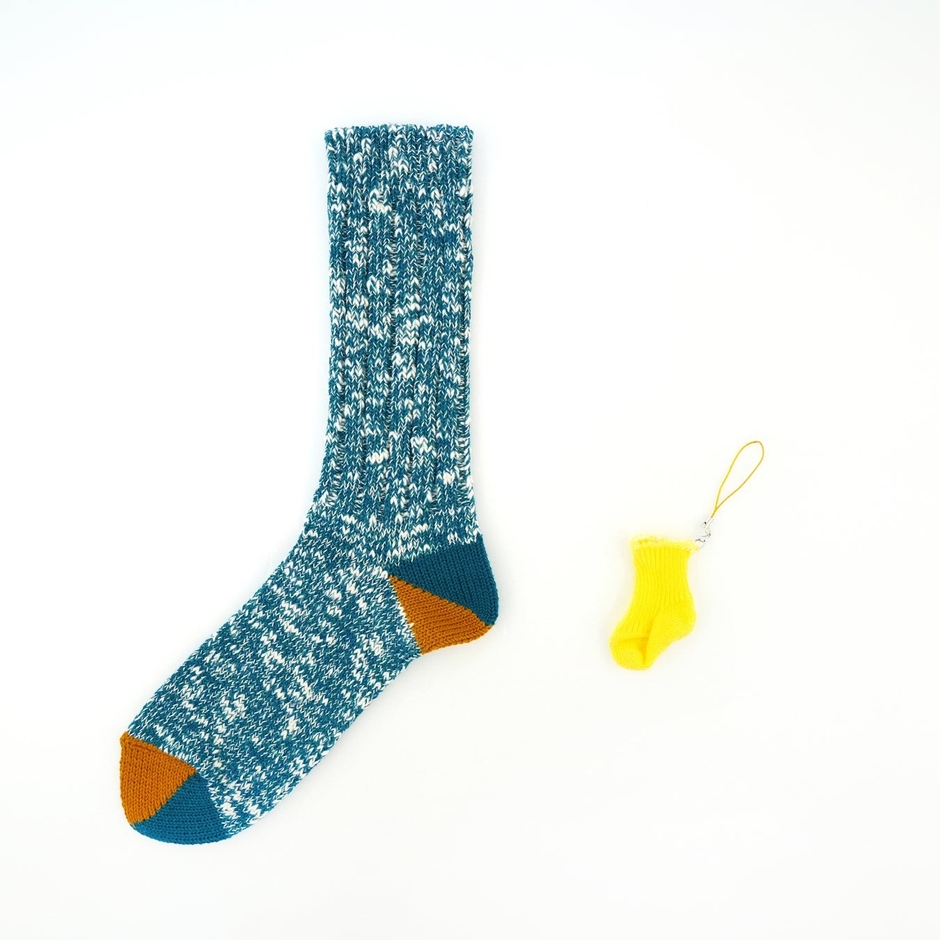 創喜の通常サイズのローゲージソックスとプチックスの比較