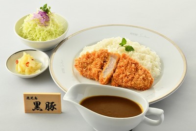 黒豚ロースかつカレー(サラダ付)