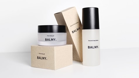 「BALMY.」の導入美容液「First step gel」（左）と保湿化粧水「Second step lotion」（右）