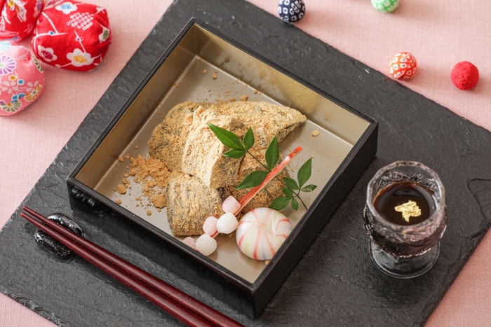 鹿児島産本わらび粉をつかったもっちりわらび餅 イメージ画像: 国産黒糖・香川産和三盆をつかったシロップと共に つくりたてをご提供いたします