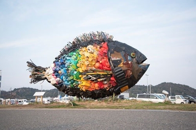 淀川テクニックの作品例(「宇野のチヌ」2009、岡山県宇野港 Courtesy of the artist and YUKARI)