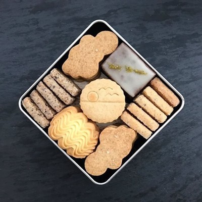 夕暮れと菓子/お菓子の詰め合わせ