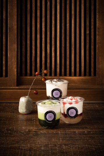 ミシュランシェフとタイアップした自信作のわらび餅入りドリンク