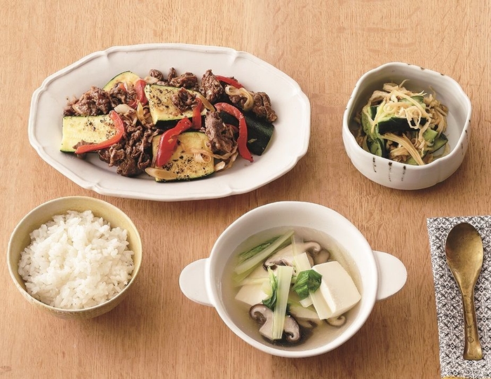 第四章掲載レシピ:牛肉の中華炒め献立