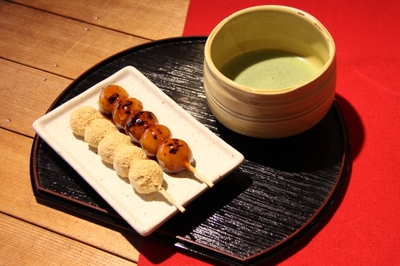 最高級有機栽培抹茶と、お団子「いっぷくセット」 750円