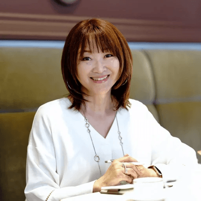 市川歩美氏