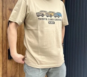成田空港T3にトヨタランドクルーザープリントTシャツが登場