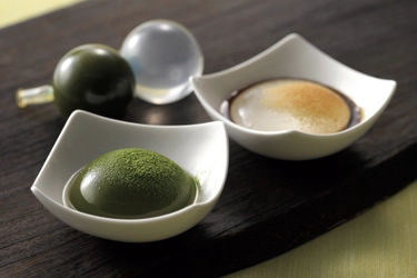 新食感の抹茶スイーツ『抹茶ぷち水玉』、6月1日より 添付のふりかける抹茶の粉が新茶になって登場！ ～今年の新茶を抹茶スイーツで～
