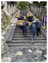 「松明調進行事 列車ツアー」を催行！  ― 松明を担ぐ特別体験も！―