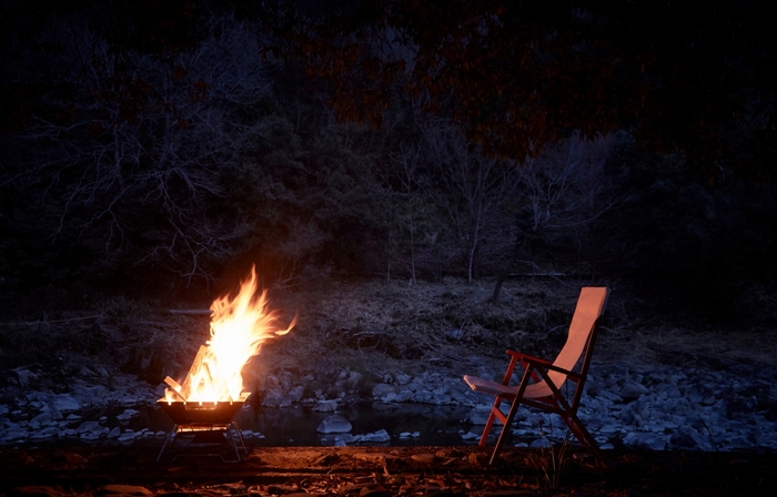 イメージ：焚き火台と(夜)