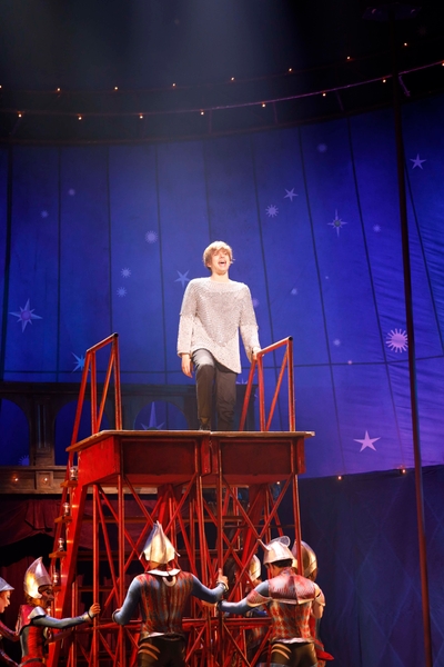 2019年『ピピン』日本語版より ©GEKKO