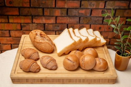 米粉100％・小麦不使用、こだわり抜いた “完全グルテンフリーパン”を通販開始