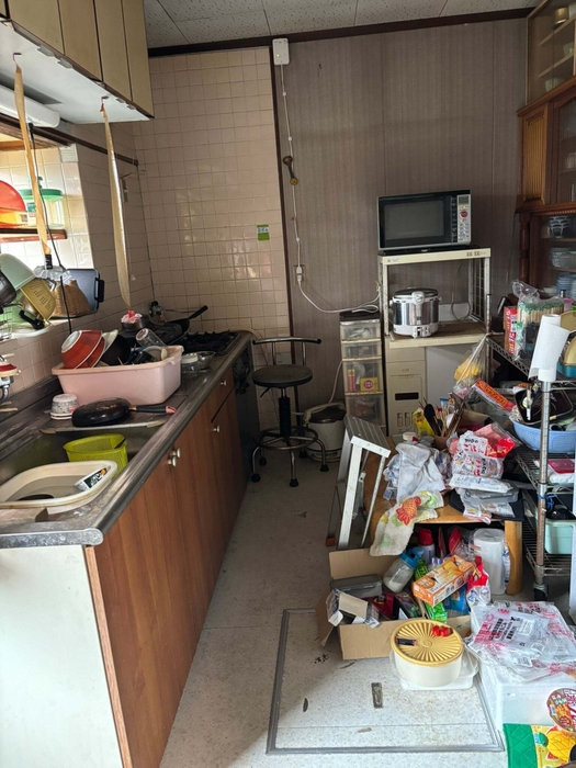 一人暮らしの高齢者の台所の様子