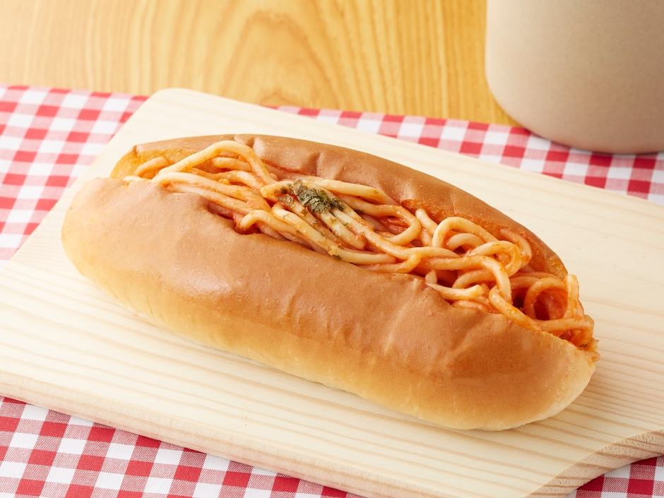 ナポリタンロール (惣菜パン)ナポリタン15%増量!(当社従来品比) イメージ画像