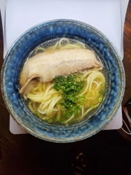 職人が丹精込めて作り上げた「魚串BAR」の 深みと風味豊かな鯛出汁ラーメン、 自社ECサイトとAmazonで販売開始！